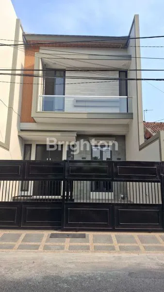 image RUMAH SIAP HUNI 2 LANTAI LOKASI STRATEGIS NGINDEN SURABAYA (1)