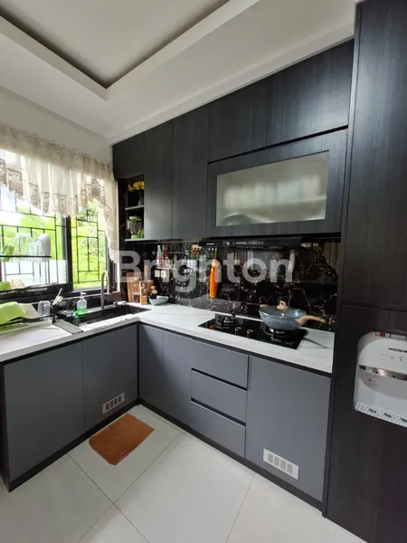 image RUMAH MEWAH 5+1 KT DI RAFFLES HILLS, LT 148M² (2)