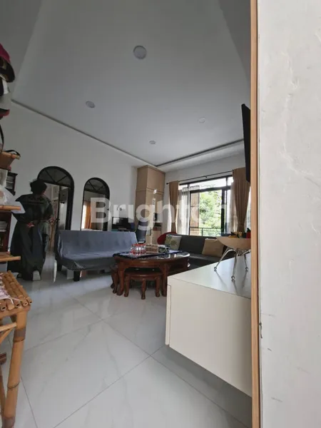 image RUMAH MEWAH 5+1 KT DI RAFFLES HILLS, LT 148M² (3)