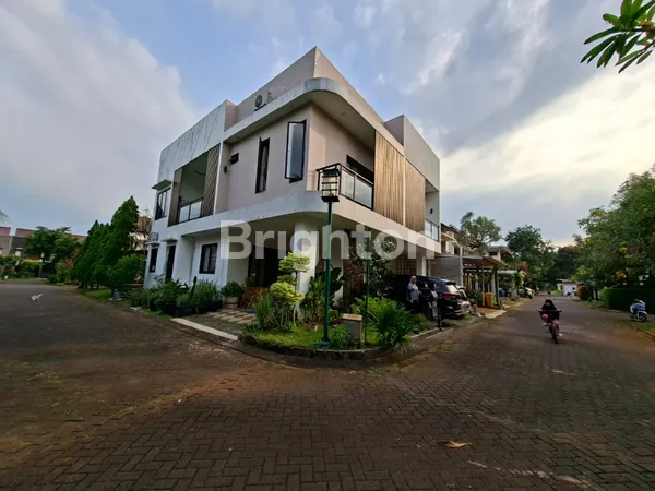 image RUMAH MEWAH 5+1 KT DI RAFFLES HILLS, LT 148M² (1)