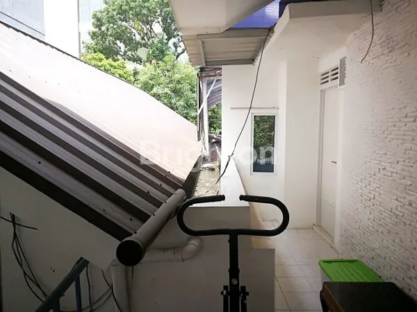 image RUMAH TANJUNG DUREN SEMIFURNISH DENGAN PEKARANGAN LUAS DAN BEBAS BANJIR (6)