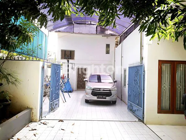 image RUMAH TANJUNG DUREN SEMIFURNISH DENGAN PEKARANGAN LUAS DAN BEBAS BANJIR (3)