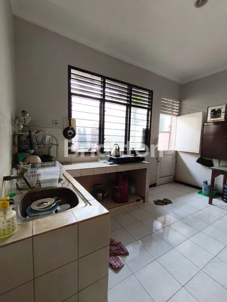 image RUMAH LAMA 1 LANTAI LAYAK HUNI DI TAMAN ARIES (7)