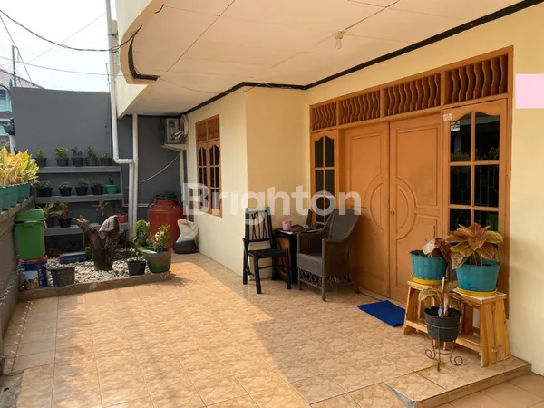 image RUMAH SIAP HUNI DEKAT MALL GREEN PRAMUKA SQUARE STRATEGIS EKONOMIS (3)