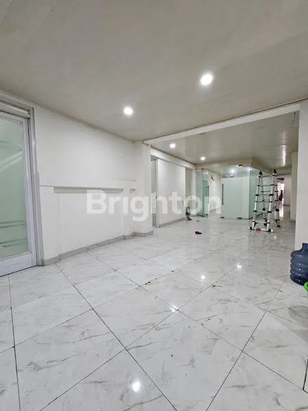 image MINI BUILDING 3 LANTAI DIJUAL DIKAPTEN TENDEAN  PINGIR JALAN  RAYA AREA KOMERSIL (3)