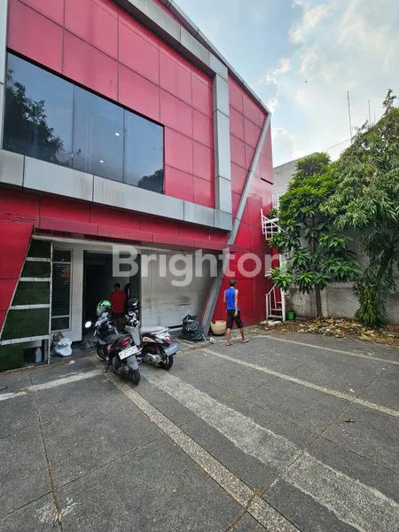 image MINI BUILDING 3 LANTAI DIJUAL DIKAPTEN TENDEAN  PINGIR JALAN  RAYA AREA KOMERSIL (1)