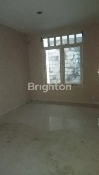 image RUMAH 2 LT DI PERMATA MILLENIUM LIPPO KARAWACI TANGERANG  (4)