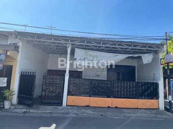 RUMAH DAERAH MERR DEKAT SEKOLAH IPH, KAMPUS STIKOM, APARTEMEN GUNAWANGSA