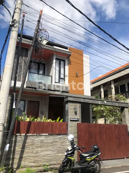 image RUMAH CANTIK MODERN MINIMALIS 2 LANTAI FULLY FURNISHED DI JIMBARAN (1)