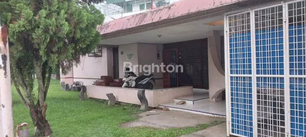 image RUMAH HOOK 1 TINGKAT  HALAMAN LUAS DAN DEKAT PASAR (2)