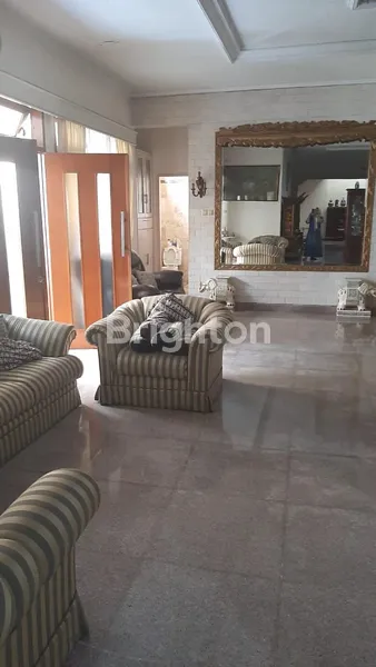 image RUMAH 4 BR FULLY FURNISHED DI JL. RASUAN, KALIMALANG, JAKARTA TIMUR (J-RMH-112) (6)