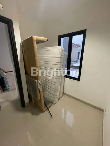 image RUMAH TURUN HARGA DI JGC 5×17 CLUSTER LA SEINE CAKUNG TIMUR KOTA JAKARTA TIMUR (7)