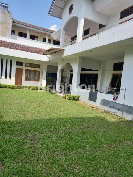 image RUMAH IDAMAN 2 LANTAI SERTIFIKAT SHM DI SETIABUDI BANDUNG (2)