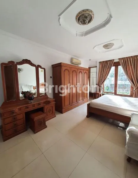 image RUMAH SEMI FURNISHED SIAP HUNI DI BINTARO JAYA SEKTOR 3A TANGERANG (4)