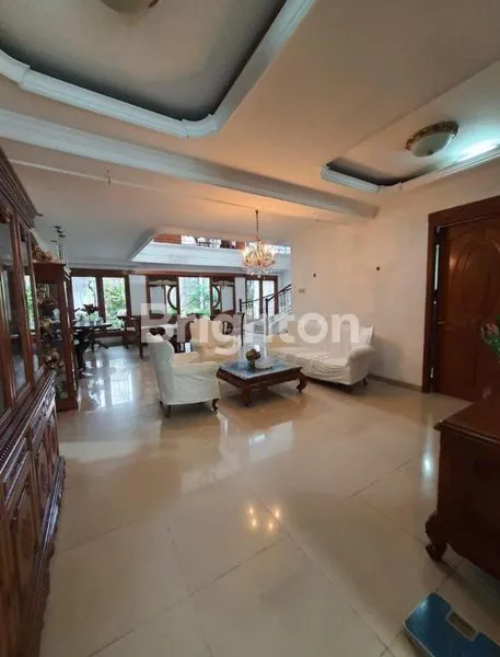 image RUMAH SEMI FURNISHED SIAP HUNI DI BINTARO JAYA SEKTOR 3A TANGERANG (2)