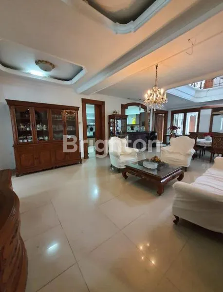image RUMAH SEMI FURNISHED SIAP HUNI DI BINTARO JAYA SEKTOR 3A TANGERANG (6)