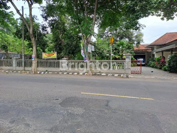 image RUMAH NYAMAN DAN TENANG (2)