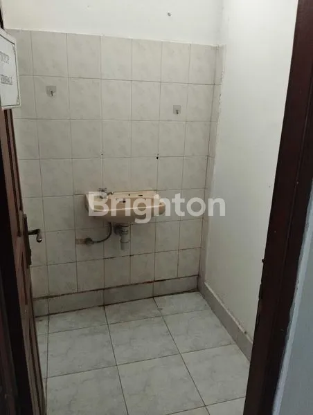 image DISEWAKAN RUKO JALAN MERTHASARI KUTA (5)