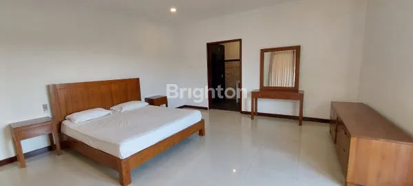 image VILLA NYAMAN 3 BEDROOM DI KAWASAN STRATEGIS SEMINYAK (4)
