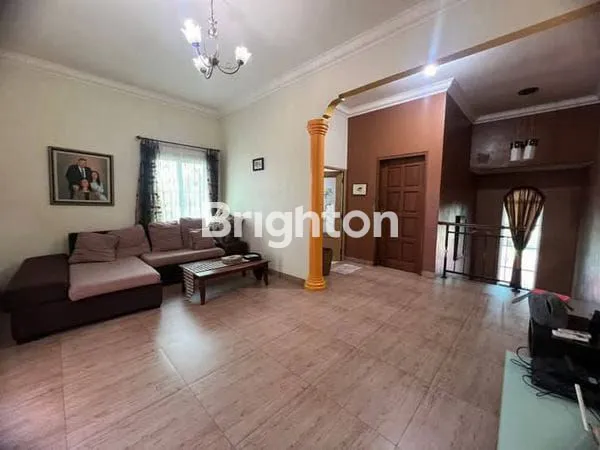 image CLUSTER BEVERLY  HOOK (3)