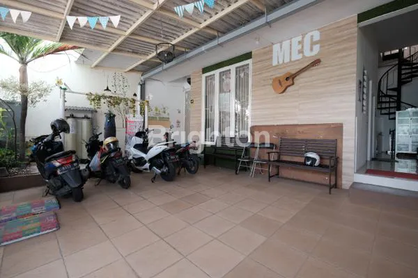 image KANTOR EKSEKUTIF STRATEGIS DI JALAN PERUM NIRWANA, SURABAYA (6)