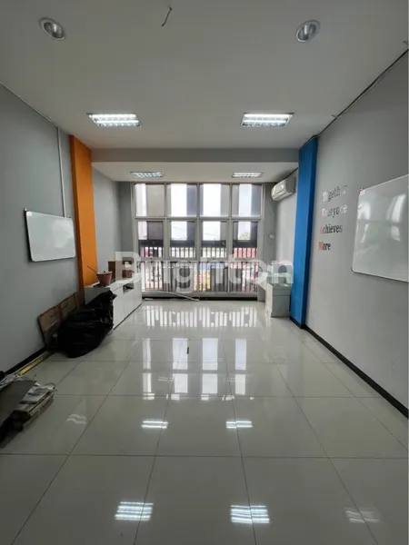 image RUKO 4 LANTAI RAYA MASTRIP COCOK USAHA STRATEGIS DEKAT TOL GUNUNGSARI (4)