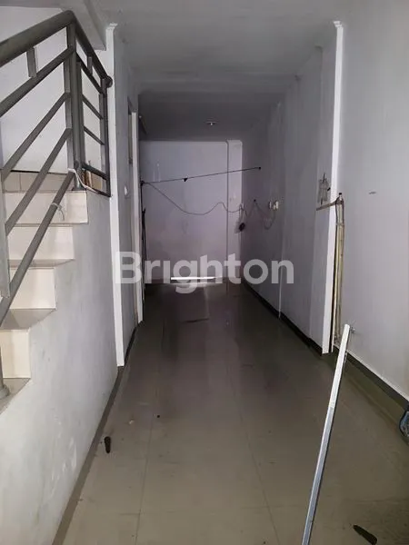 image DISEWA / JUAL RUKO DI KOMPLEKS RUKO 1000 KFT TAMAN PALEM CENGKARENG 3 1/2 LANTAI, LOKASI STRATEGIS (5)