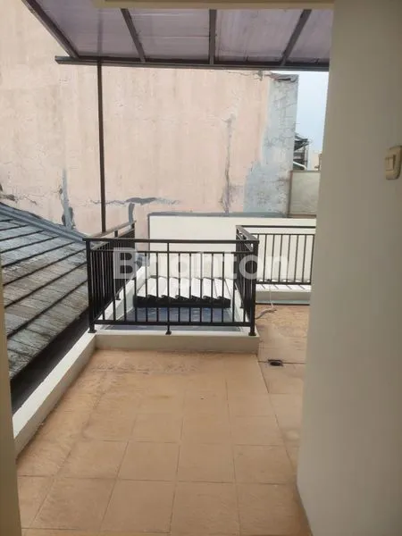 image RUMAH 2 LANTAI DI DLM CLUSTER KOTA WISATA (5)