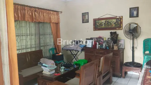 image RUMAH BESAR 2 LANTAI STRATEGIS DI JL. SHOLEH ISKANDAR BOGOR (5)