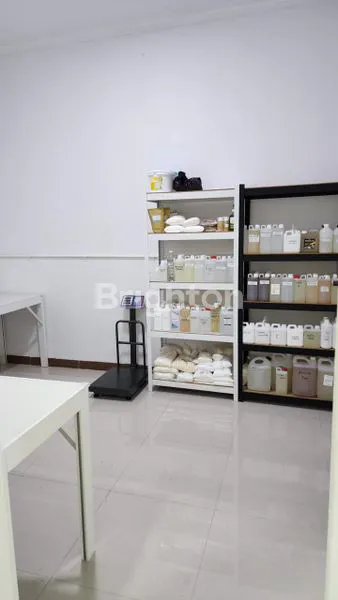 SEPUTARAN RUNGKUT, PABRIK KOSMETIK AKTIF