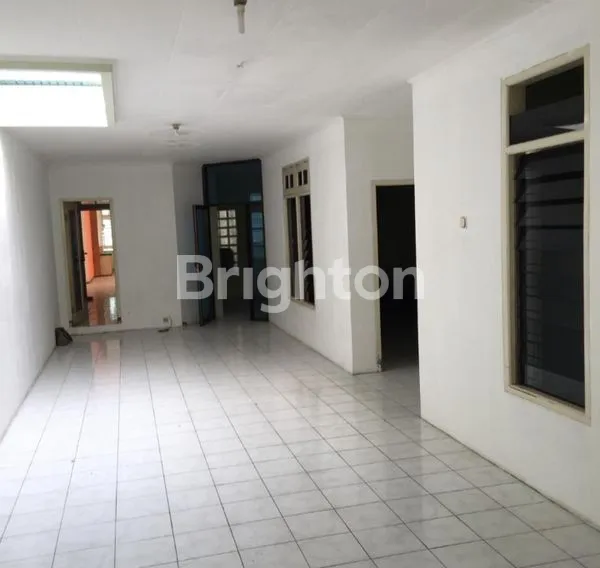 image RUMAH 2 LANTAI SIAP HUNI (6)