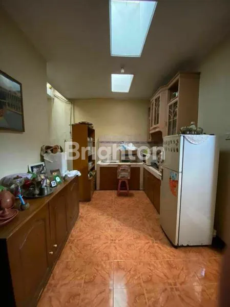 image DIJUAL RUMAH 2 LANTAI ASRI DAN NYAMAN DENGAN AKSES KELUAR MASUK MENUJU RUMAH SATU PINTU DAN KEAMANAN 24 JAM YANG LOKASINYA DI SAYAP SETRA DUTA, BANDUNG UTARA (5)