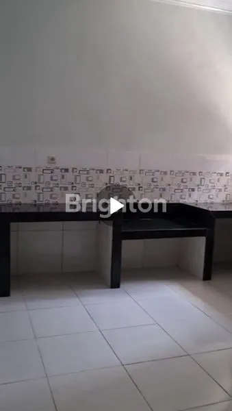 image MANGKUBUMEN, SOLO, RUMAH SEMI FURNISH, BERSIH DAN STRATEGIS TENGAH KOTA, HANYA 3 MENIT KE SOLO PARAGON MALL (5)