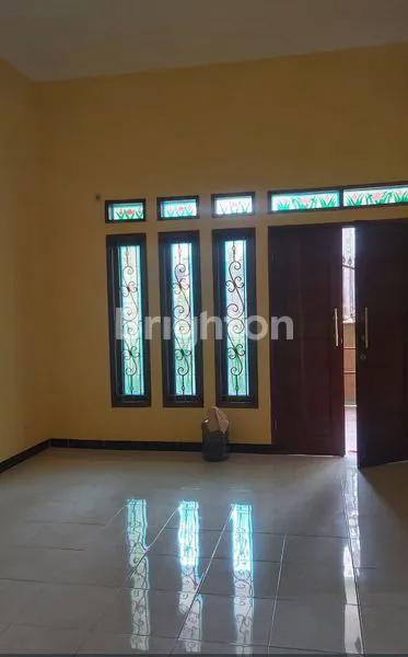 image DEKAT ALUN-ALUN DAN SEKOLAH DENGAN LINGKUNGAN ASRI (2)