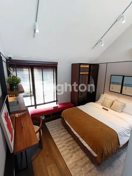 image RUMAH MEWAH 2 LANTAI HARGA TERJANGKAU DI PARK SERPONG TANGERANG (4)