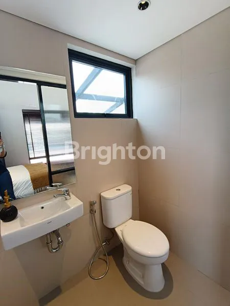 image RUMAH MEWAH 2 LANTAI HARGA TERJANGKAU DI PARK SERPONG TANGERANG (5)