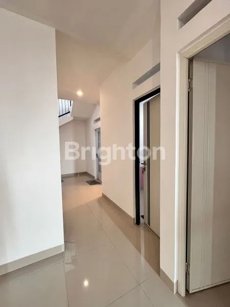 image DIJUAL 1 UNIT RUMAH KOKOH 3 LANTAI MINIMALIS & SIAP HUNI YANG LOKASINYA DI DAERAH PADASUKA ATAS, BELAKANG KOMPLEK PADASUKA IDEAL  (6)