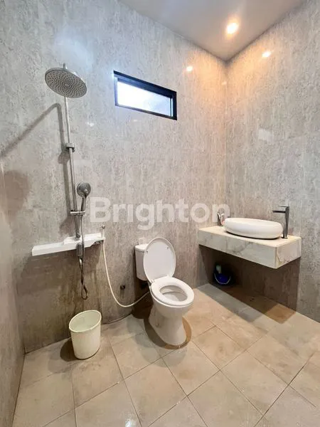 image DIJUAL 1 UNIT RUMAH KOKOH 3 LANTAI MINIMALIS & SIAP HUNI YANG LOKASINYA DI DAERAH PADASUKA ATAS, BELAKANG KOMPLEK PADASUKA IDEAL  (7)