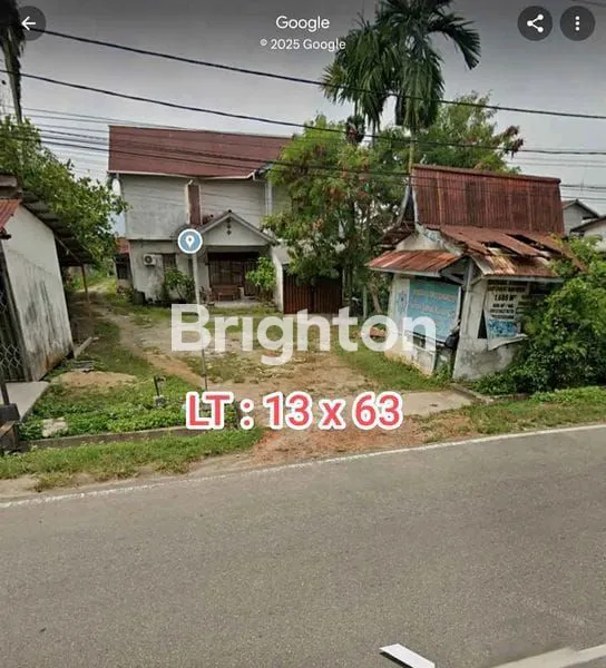 RUMAH DENGAN LAHAN LUAS STRATEGIS NOL JALAN SINGKAWANG