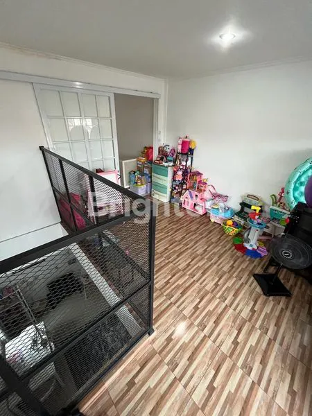 image RUMAH HOOK STRATEGIS CINERE, 2 LANTAI SIAP HUNI BEBAS BANJIR (2)