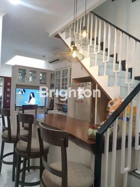 image RUMAH MEWAH 3 LANTAI FULLY-FURNISHED DI JALAN TOSIGA, KEBON JERUK (5)