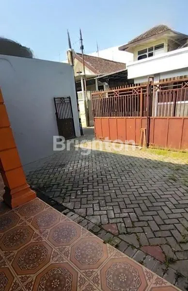 image RUMAH BANGUNAN BELANDA DI JALAN SUPRIADI , SUKUN, MALANG (2)