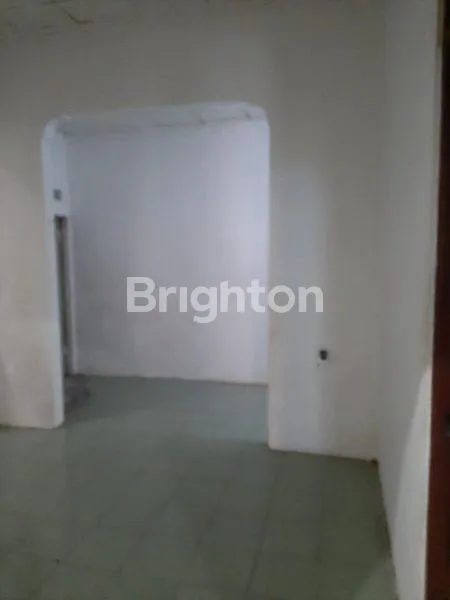image DI JUAL CEPAT RUMAH TUA 1 LANTAI, LAYAK HUNI DI KOMPLEK WALIKOTA BELAKANG KANTOR CAMAT KELAPA GADING.  (3)