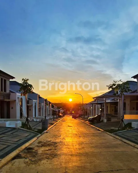 image RUMAH MEDITERANIAN DENGAN SUNSET CANTIK DI DANUBE HIGHLAND SENTUL - VIEW SUNSET (2)