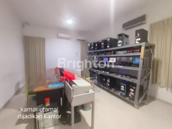 image BUTUH CEPAT LAKU! RUMAH MEWAH JALAN UTAMA REGENCY 21 MEPET MERR, SURABAYA TIMUR (4)