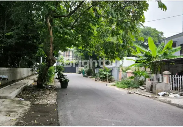 image RUMAH BESAR SIAP HUNI DKT HOTEL TAVIA HERITAGE STRATEGIS SANGAT EKONOMIS (2)