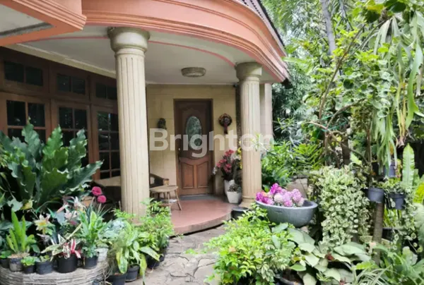 image RUMAH BESAR SIAP HUNI DKT HOTEL TAVIA HERITAGE STRATEGIS SANGAT EKONOMIS (3)