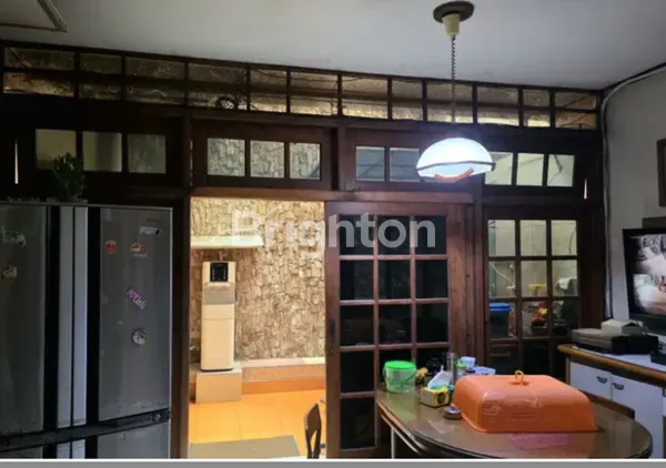 image RUMAH BESAR SIAP HUNI DKT HOTEL TAVIA HERITAGE STRATEGIS SANGAT EKONOMIS (8)