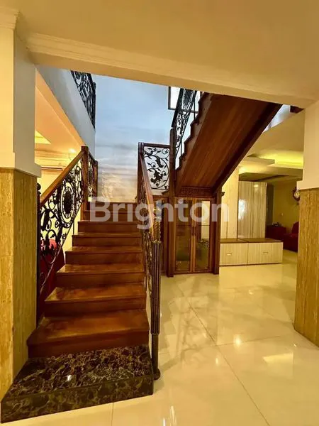 image RUMAH MEWAH DAN NYAMAN SIAP HUNI DI PEJATEN JAKARTA SELATAN L93C225 (2)