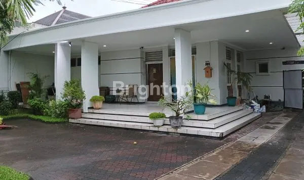 image RUMAH DI JALAN KAPUAS, AREA APOTIK KIMIA FARMA, DEKAT DENGAN RAYA DARMO (3)